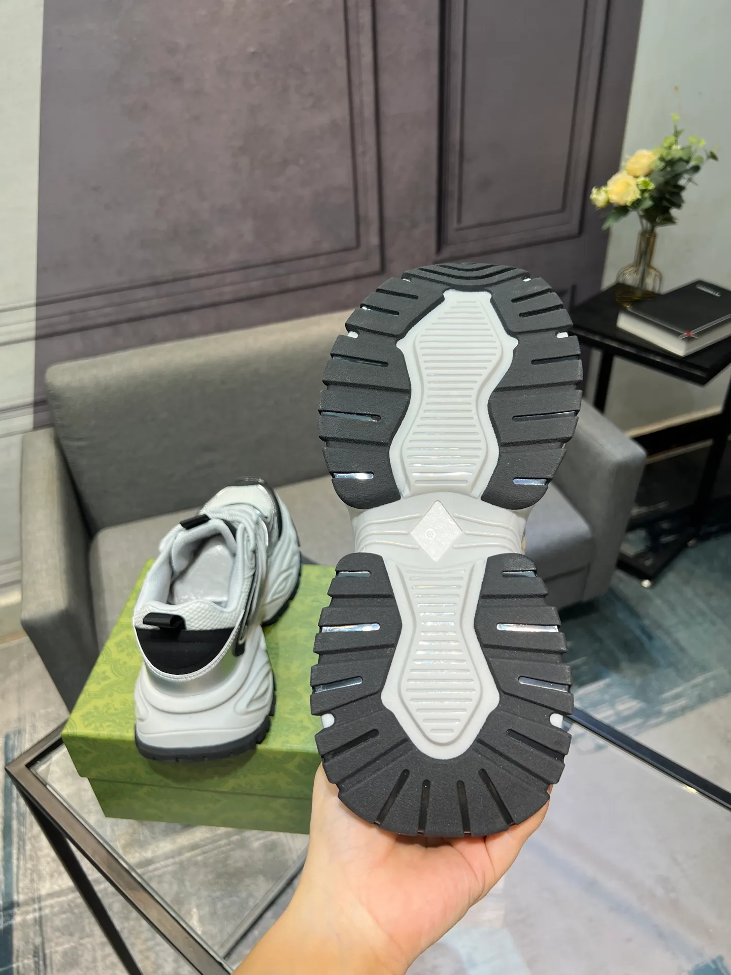 💰¥460 Brand: GUCCI Standard code: 38-44, Material: original material splicing, comfortable and breathable lining, lightweight and wear-resistant sports outsole Style category: men's fashionable casual shoes, running, sports shoes, distinguished luxury brand elements, top luxury
